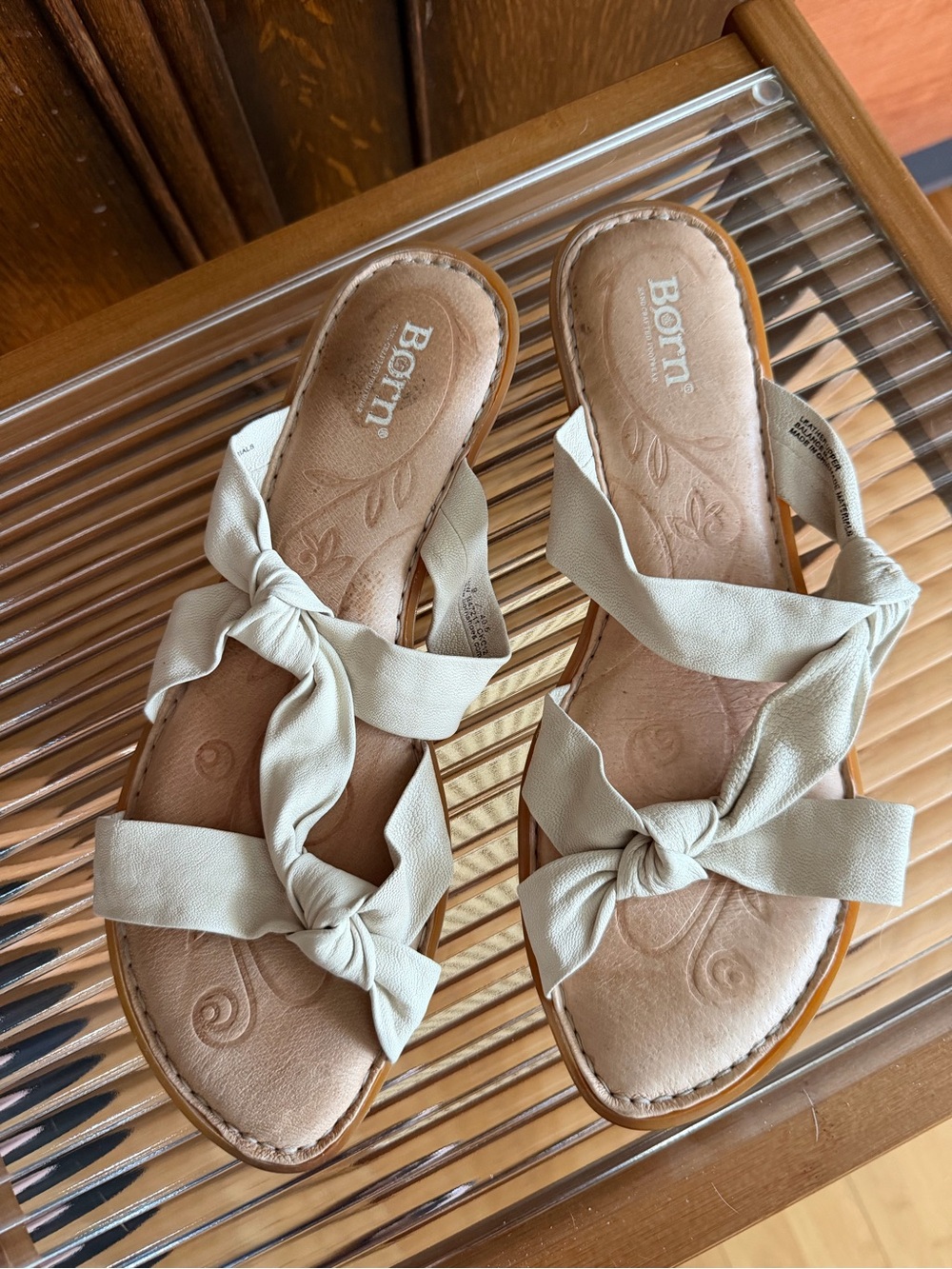 Born Women's Cream Handcrafted Leather Knotted Slide Sandals, size 9 - Picture 6 of 9
